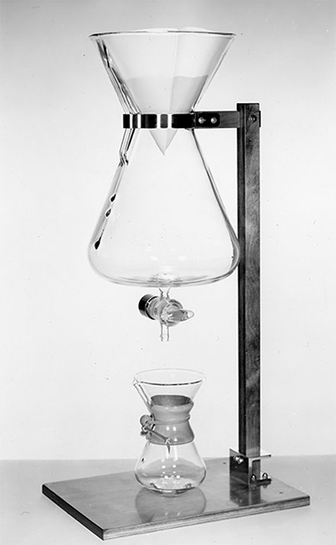 Chemex 36-cup Samovar — pioneer commercial coffee brewer, 1961
