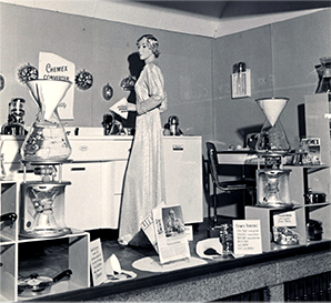 Hammacher Schlemmer Chemex in-store display, 1955